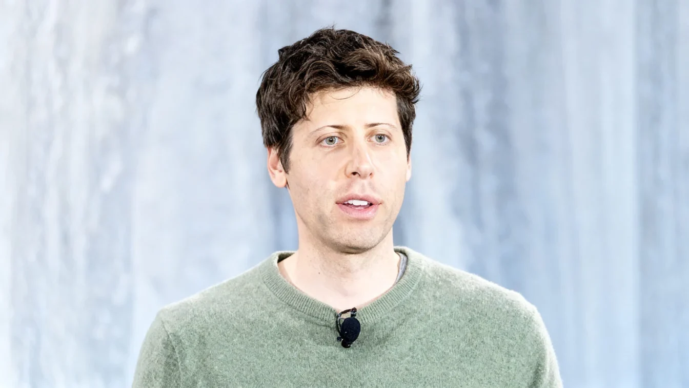 Sam Altman recunoaște erori privind concedierile AI. Rata de înlocuire, sub estimări.