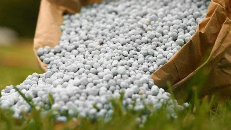 Avertisment dur pentru piața agricolă. Cât a ajuns să coste tona de uree după noile reguli