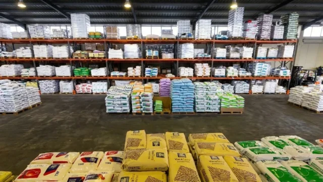 Prețul îngrășămintelor explodează la 500 de euro. Decizia de urgență care vizează toți fermierii