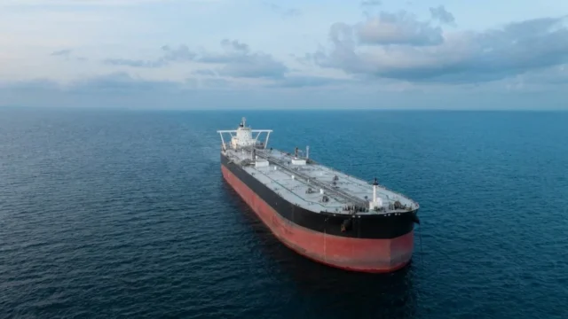 Pretul barilului de petrol sare de 112 dolari. Ce se întâmplă pe pietele globale