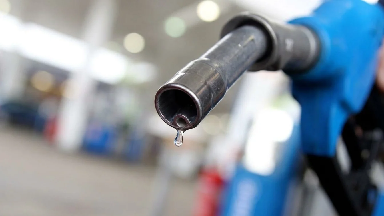 Surpriza uriasa pentru soferii romani. Ce se intampla cu benzina care a sarit de 9 lei