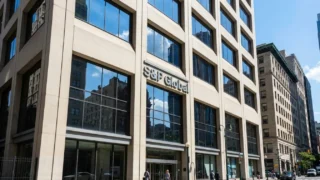 România rămâne la un pas de ratingul junk. S&P a menținut perspectiva negativă.