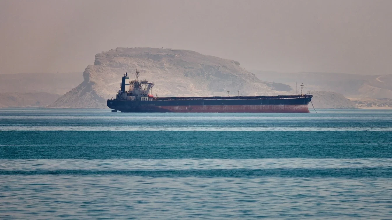 Iranul taxează tranzitul prin Ormuz. Costuri de până la 2 milioane de dolari pentru petrol.
