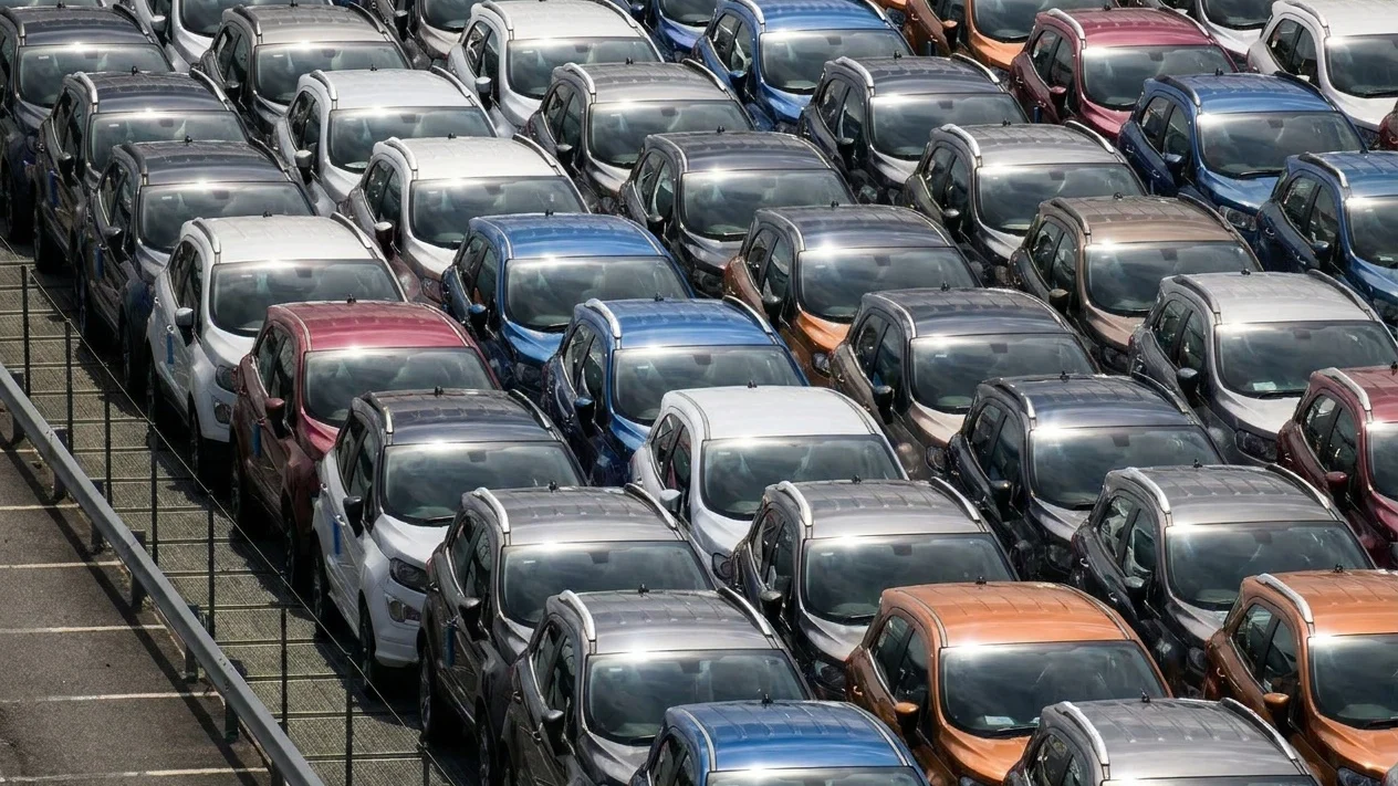 Ce se intampla pe piata auto. Vanzarile Logan si Sandero se prabusesc in lipsa programului Rabla