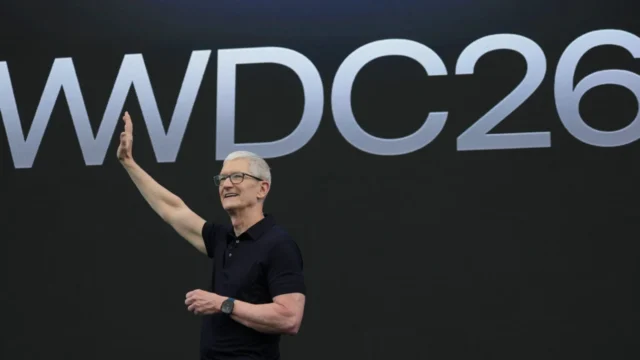 Apple blochează funcțiile AI în UE și China. Tim Cook, ultima prezentare ca CEO.