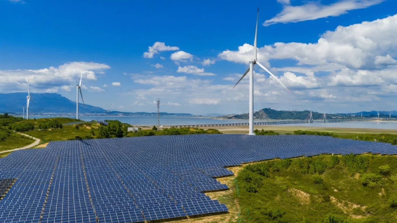 Achizitia deceniului în energia regenerabila. Un gigant plateste 755 milioane de dolari pentru parcuri solare