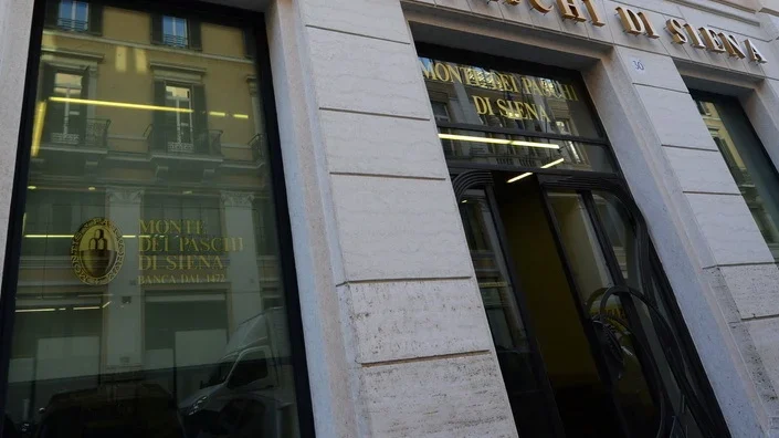 Intesa Sanpaolo, ofertă de 30,6 miliarde de euro pentru Monte dei Paschi. Tranzacția reconfigurează piața bancară europeană.