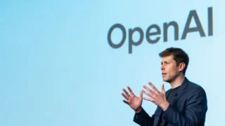 OpenAI transformă ChatGPT într-o super aplicație. Miza, venituri B2B înainte de listare.