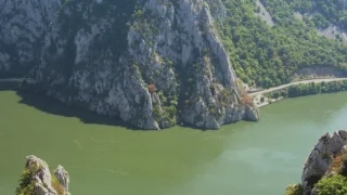 Transelectrica avizează un parc fotovoltaic de 273 MW cu stocare. Proiect major până în 2027