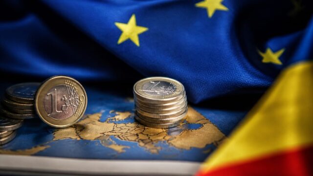 Aderarea la zona euro poate reduce prima de risc a României. Miza este credibilitatea fiscală și direcția strategică
