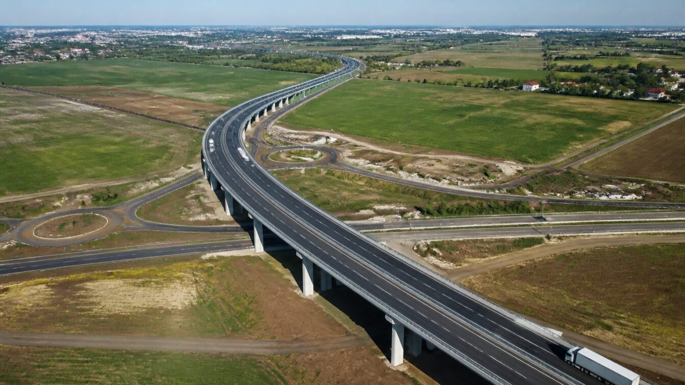 Autostrada A0 a urcat terenurile lângă București la 200 euro/mp