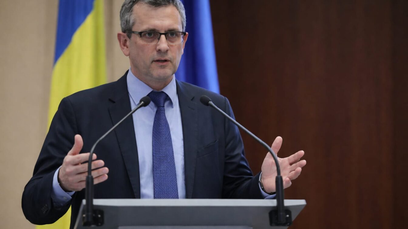 BNR avertizează. România riscă retrogradarea la rating „junk”. Dobânzile pot urca pentru stat și companii în acest an.