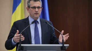 BNR avertizează. România riscă retrogradarea la rating „junk”. Dobânzile pot urca pentru stat și companii în acest an.