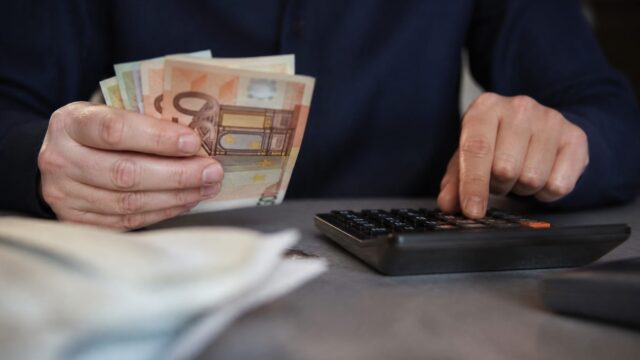 BNR calculează cursul mediu anual al euro la 5,0415 lei pentru 2025