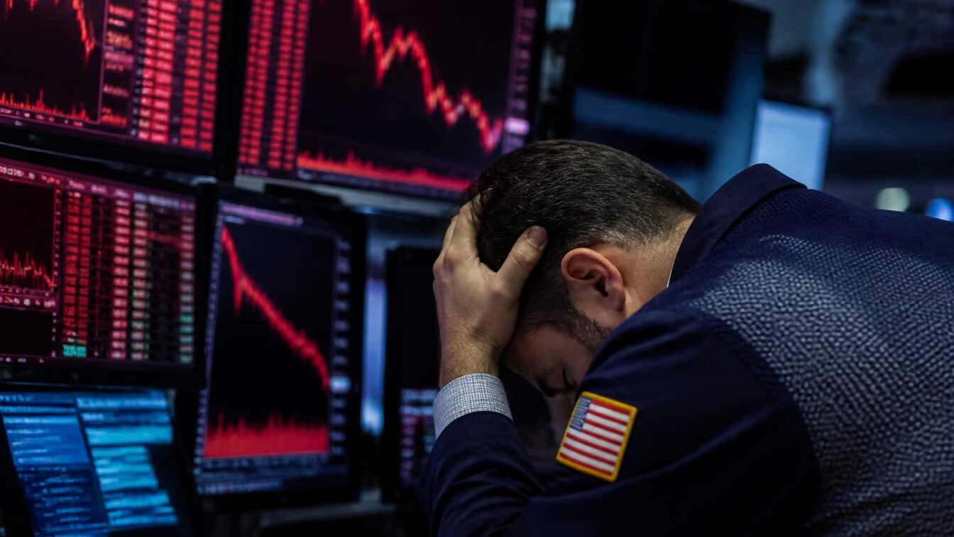 1,2% pierdere pentru S&P 500 la prima ședință condusă de Kevin Warsh. Cel mai slab debut Fed din 1994