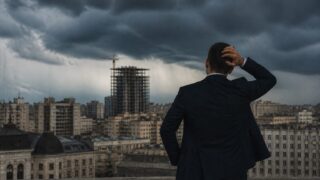 Noul prag al datoriei externe readuce o întrebare pentru investitori. Cât de expus este ratingul suveran al României