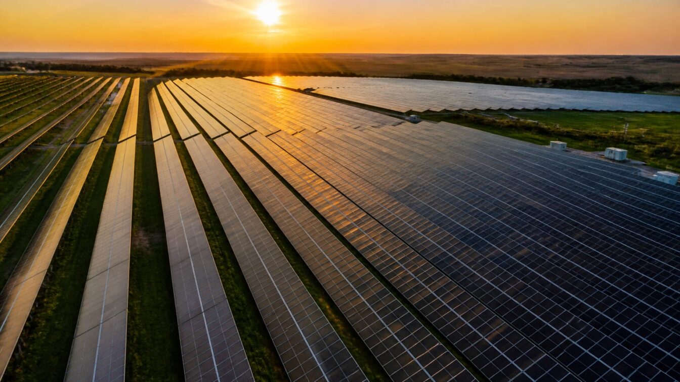 De ce a ales România grupul francez pentru prima filială europeană. Miza trece de o simplă investiție în fotovoltaic