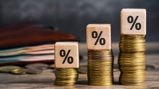 Comisia Europeană indică majorări de 12%, 9% și 5% ale pensiilor până în 2029.