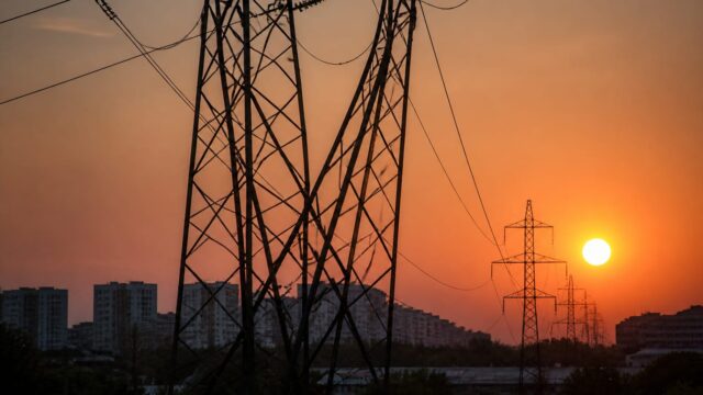 1.015 euro/MWh la București, cel mai mare preț istoric pe PZU. Seara devine intervalul critic pentru costuri