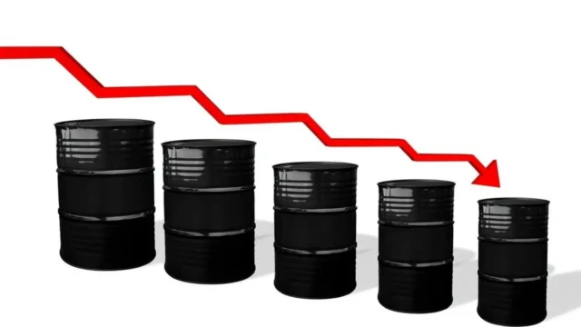 Prețul petrolului explodează spre 100 de dolari. Ce se întâmplă la pompă