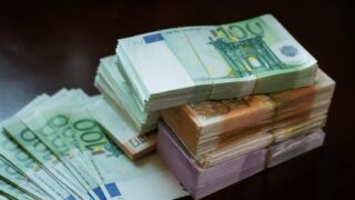Românii din diaspora au trimis 1,8 miliarde euro în T1 2026. Germania a urcat pe primul loc și susține consumul intern