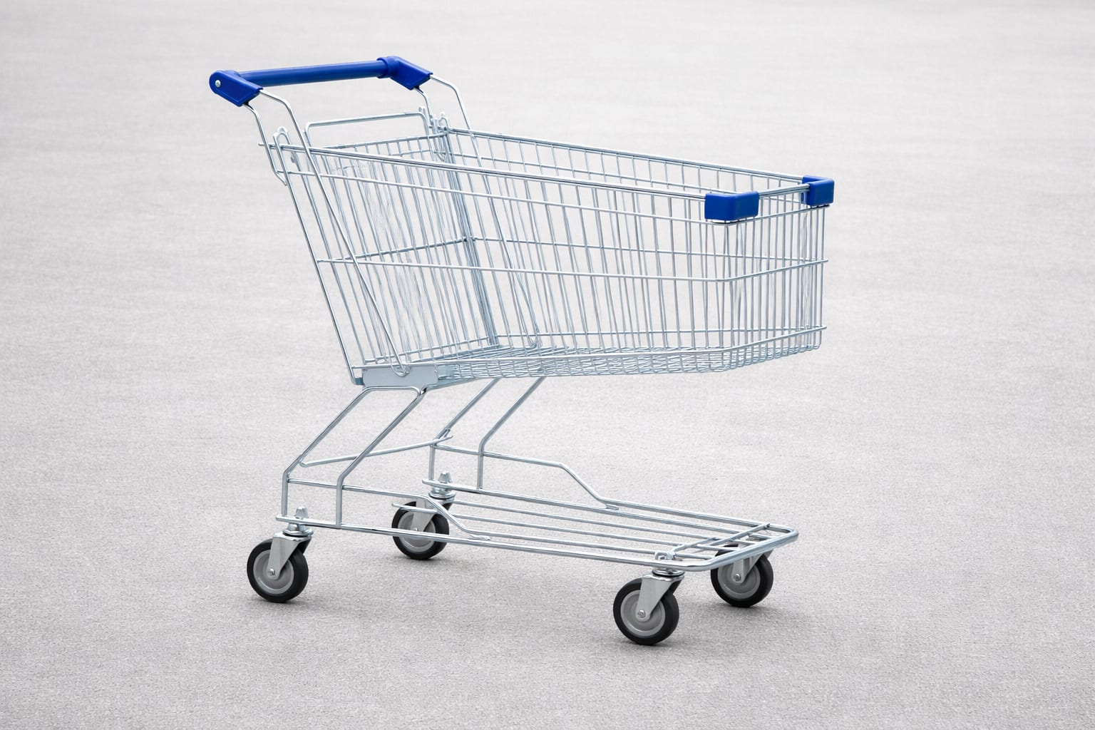De ce scade personalul într-o piață care încă se extinde. Ce semnal dau reducerile de la marii retaileri alimentari