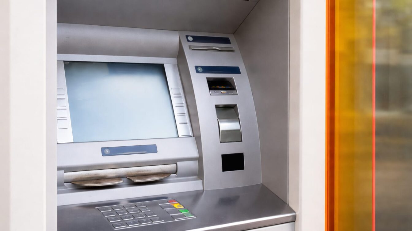 De ce ar conta pentru cash-flow o retragere de 230 de lei exact. Un proiect vizează toate ATM-urile din România