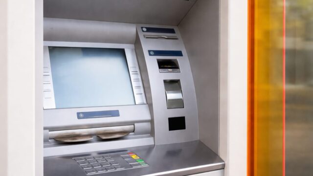 De ce ar conta pentru cash-flow o retragere de 230 de lei exact. Un proiect vizează toate ATM-urile din România