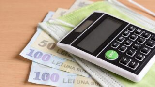 Salariul minim brut urcă la 4.325 de lei de la 1 iulie.