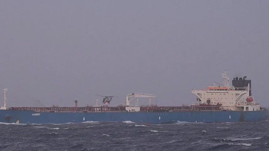UE autorizează reținerea petrolierelor rusești. Restricții militare directe pe rutele comerciale.