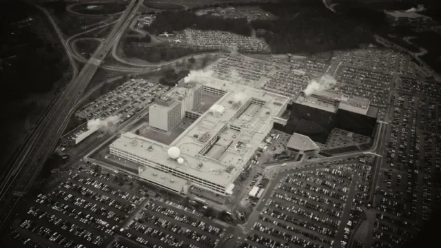 Anthropic trimite ingineri la NSA pentru AI. Riscuri majore pentru securitatea cibernetică.