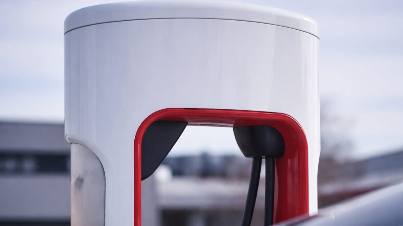 Poate reputația din software să rateze ingineria auto? Disputa despre Tesla Semi ridică o miză pentru investitori
