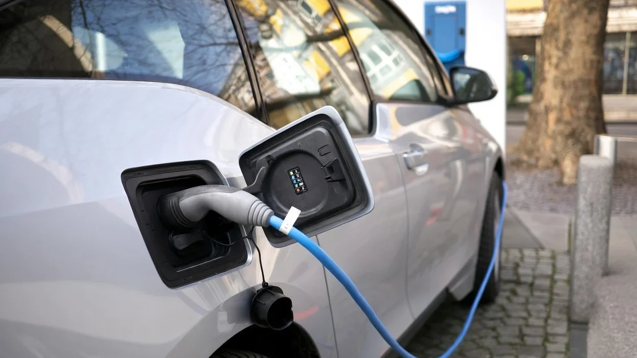 Producătorii chinezi de auto electrice își reconfigurează prezența în SUA. Vizează piața nord-americană prin producție locală sau parteneriate.