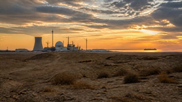Piața de 30 de ani se deschide pentru industria nucleară americană, dar crește riscul pe petrol și transport maritim