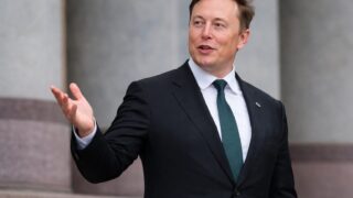 Acțiunile SpaceX au coborât la 132,62 dolari