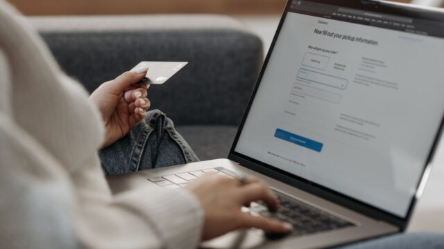 Comparație obiectivă a dobânzilor și soluțiilor: Analiza opțiunilor de credite rapide din România
