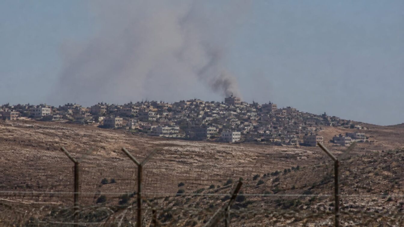 Peste 130 de arestări și sate incendiate în Cisiordania. Ce cost economic deschide răspunsul guvernului israelian