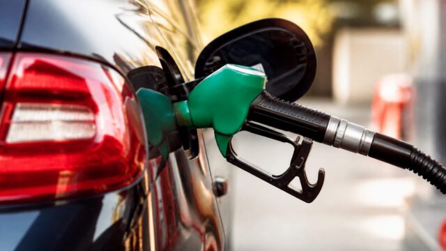 7,90 lei pe litru la benzină și 8,40 lei la motorină, noile estimări AEI. Cât poate dura corecția