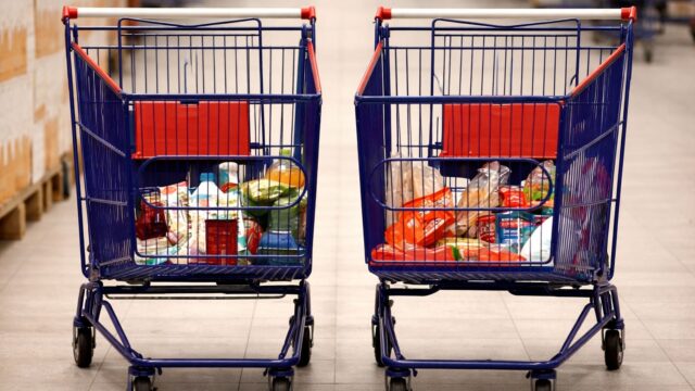 Comerțul cu amănuntul a scăzut cu 5,5% în primele cinci luni. Presiunea se vede mai ales în segmentul nealimentar