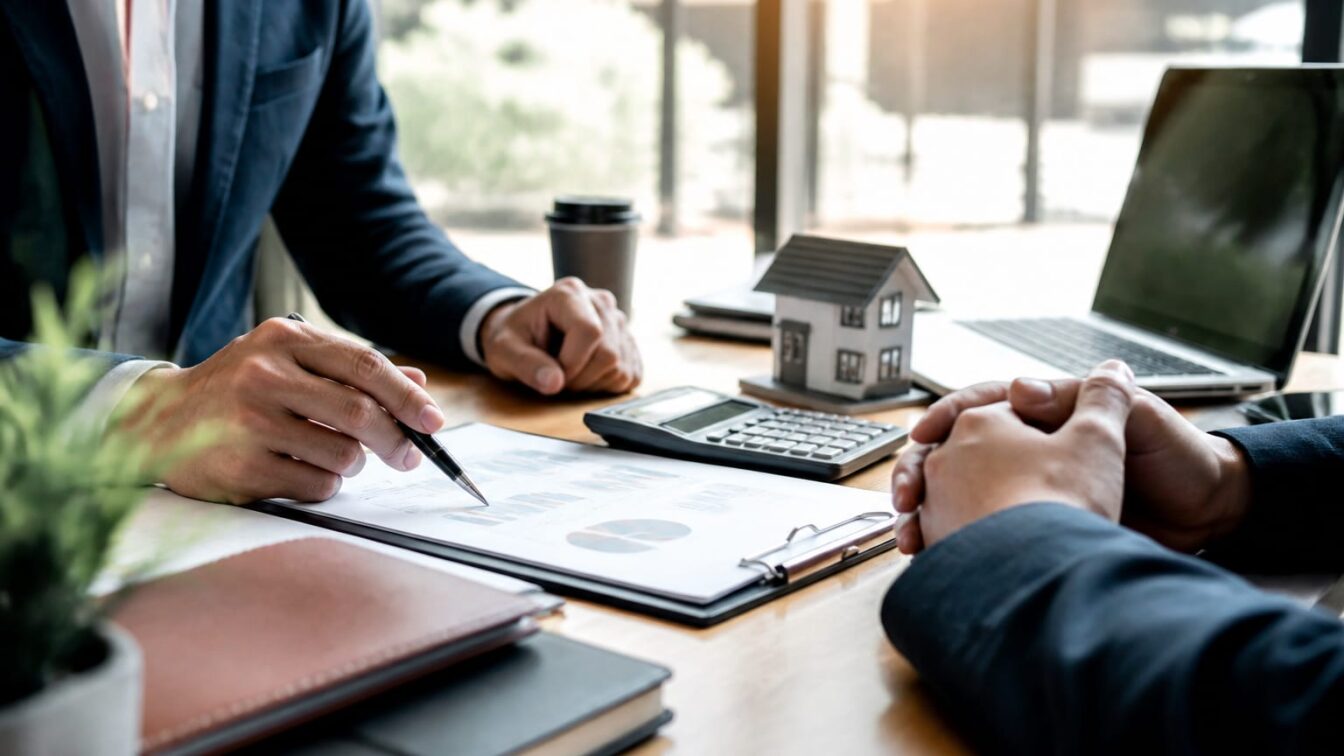 Creditele ipotecare intră în 2026 cu filtre noi de stres. Cum se schimbă costul real la un apartament de 100.000 de euro