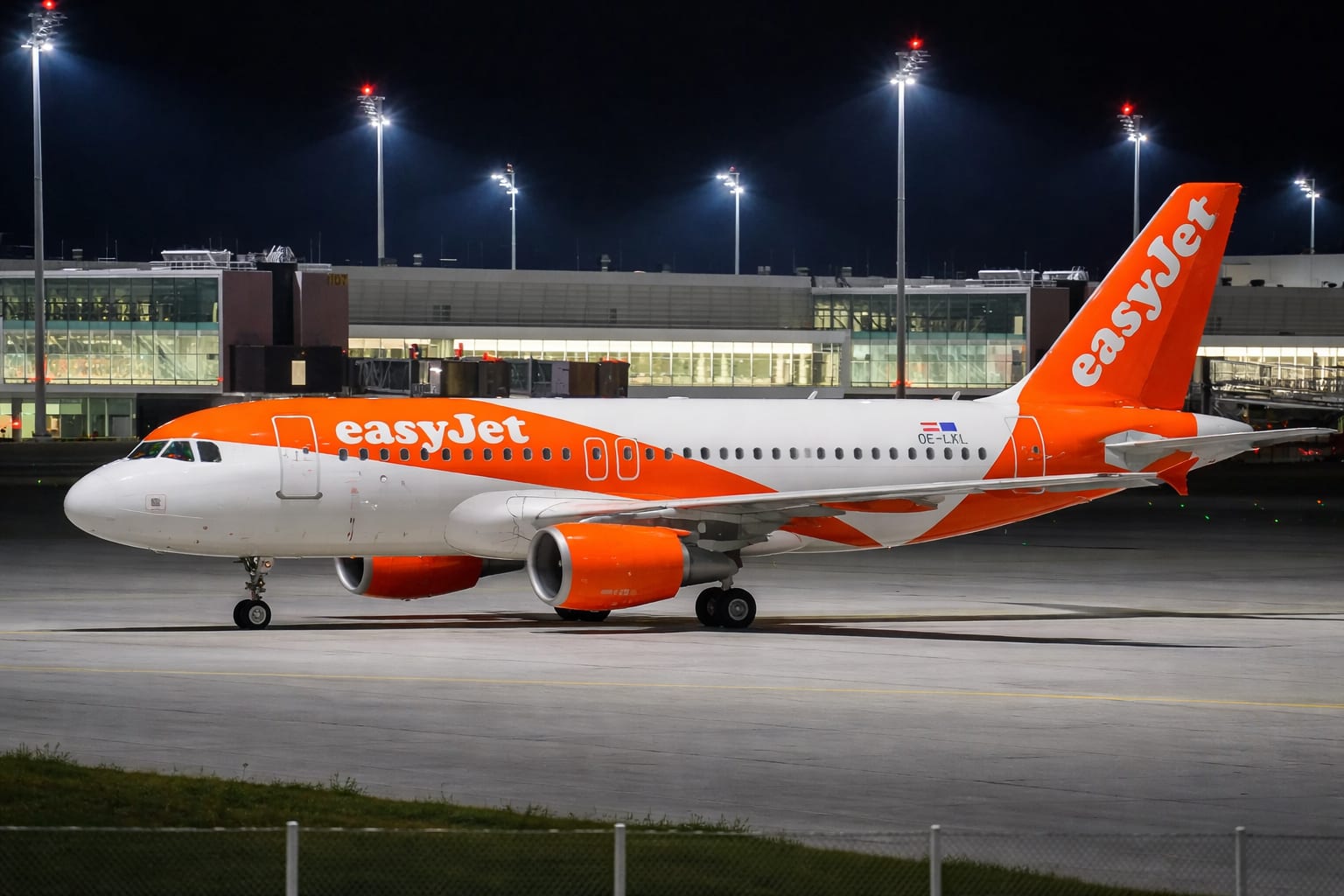 6,1 miliarde de euro pentru easyJet. Oferta Castlelake aduce o primă de 73% acționarilor 6,1 miliarde de euro pentru easyJet. Oferta Castlelake aduce o primă de 73% acționarilor