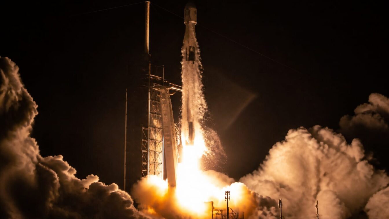 Elon Musk a depășit 1 trilion de dolari după listarea SpaceX.