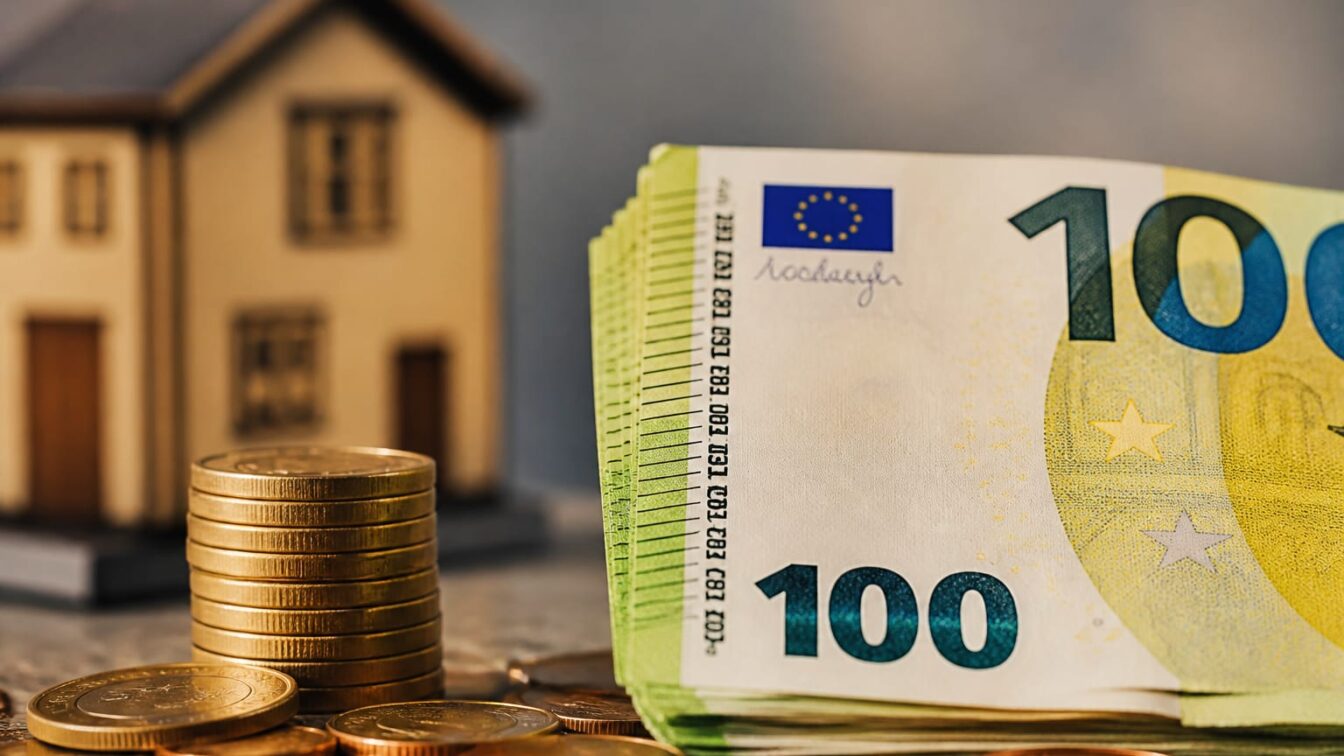 Leul a coborât la 5,2363 lei pentru un euro. Ce indică pentru companii inflația de 10,7% și chiriile mai mari cu 44%