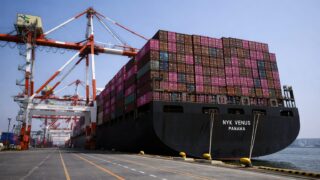 Exporturile Japoniei au urcat cu 19,3% în iunie, dar energia scumpă mută presiunea pe profituri