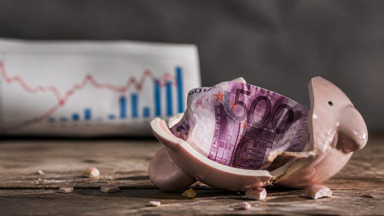 România riscă să piardă 4,5 miliarde de euro din PNRR din cauza blocajului