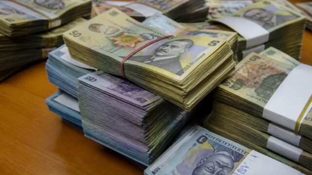Peste 5% din PIB, câștigul bugetar estimat de BNS din fiscalizarea muncii la negru. Ce evită România