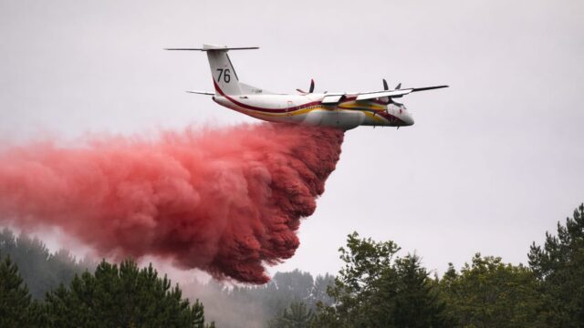 Peste 122.000 de hectare arse în Spania și Franța au împins mecanismul UE de stingere a incendiilor la limită