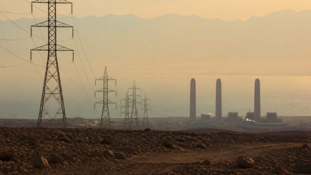 Iranul lovește centrale electrice și de desalinizare în Kuweit