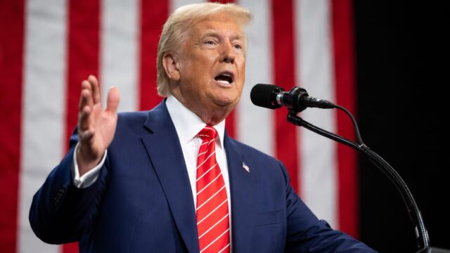 Donald Trump arată legături financiare în România în declarația de avere pentru 2026