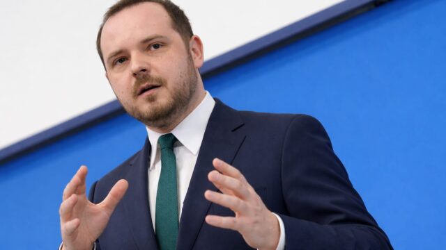 4.000 de lei mai puțin la salariu și 2.000 de specialiști fără post. Cât costă pentru spitale noua ecuație din sănătate